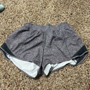 Gray Lululemon hottie, hot shorts